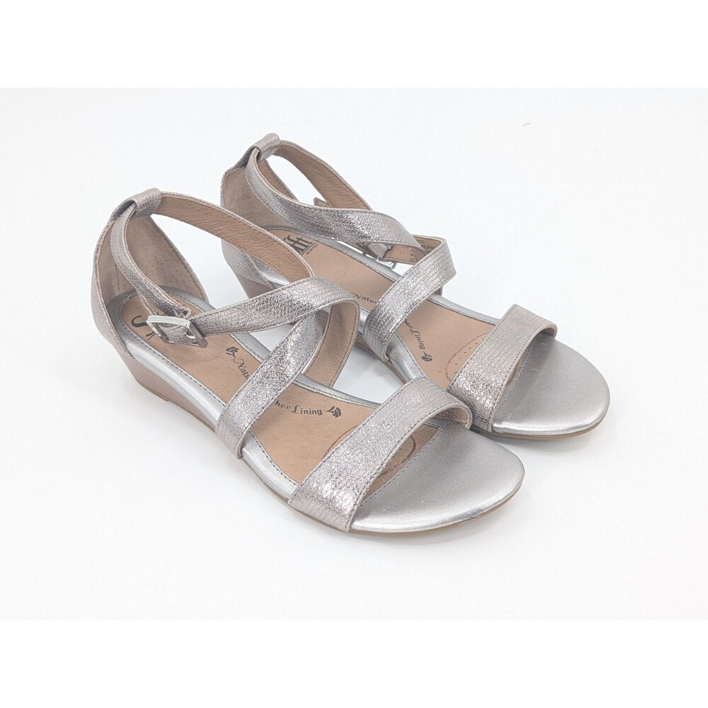 Sofft Womens Size Silver Metallic Strappy Buckle Leather Wedge Sandals Size 6.5